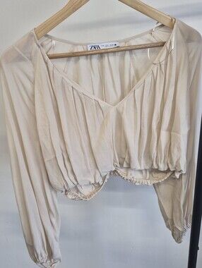 Zara Cream V-Neck Pleated Long Sleeve Cropped Top